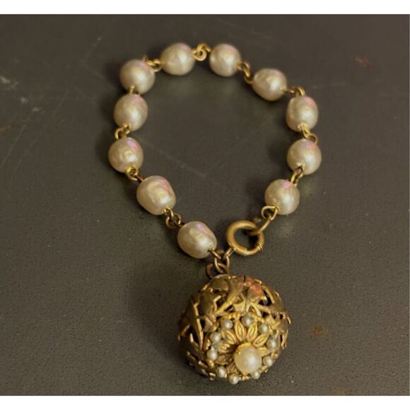 Rare Miriam Haskell Baroque Pearl and Gilt Filigree Fob Bracelet